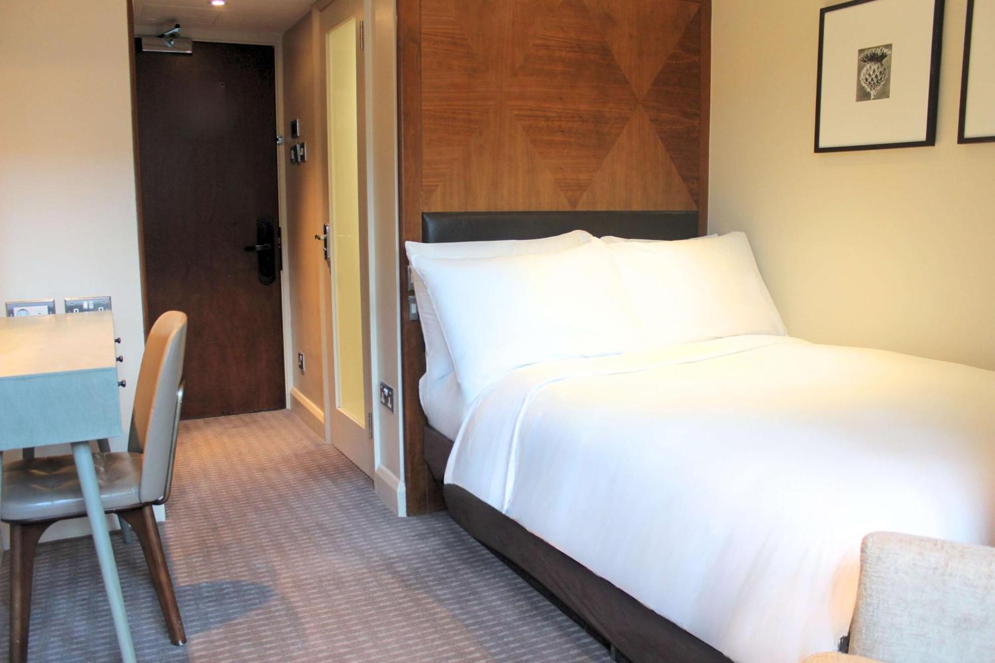 Radisson Blu Hotel, Tottenham Court Road Hotel