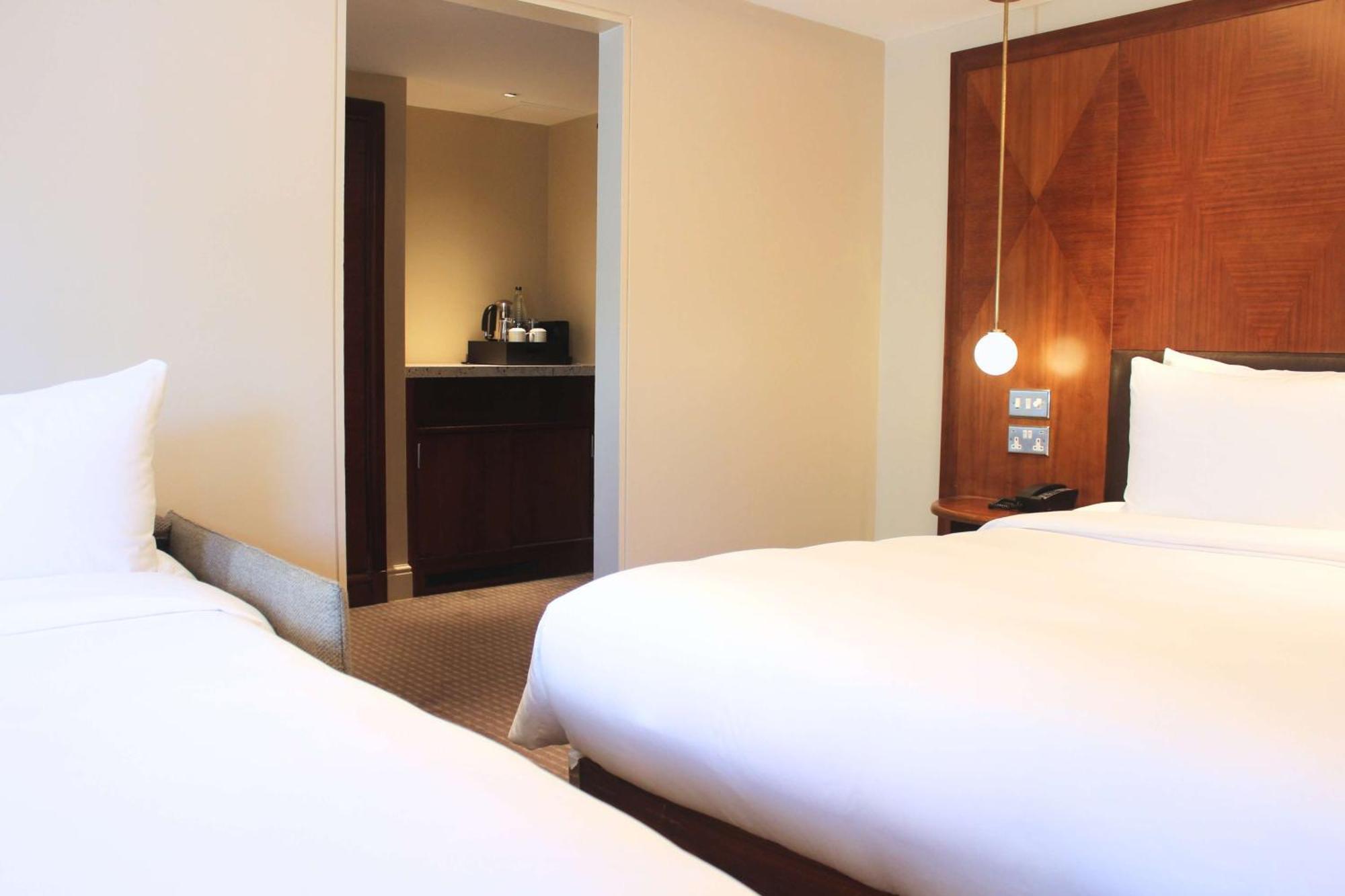 Radisson Blu Hotel, Tottenham Court Road Hotel