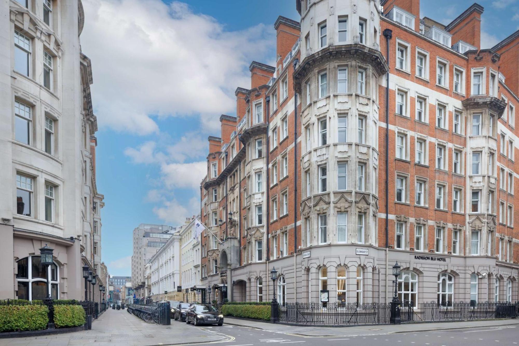 Radisson Blu Hotel, Tottenham Court Road 4*