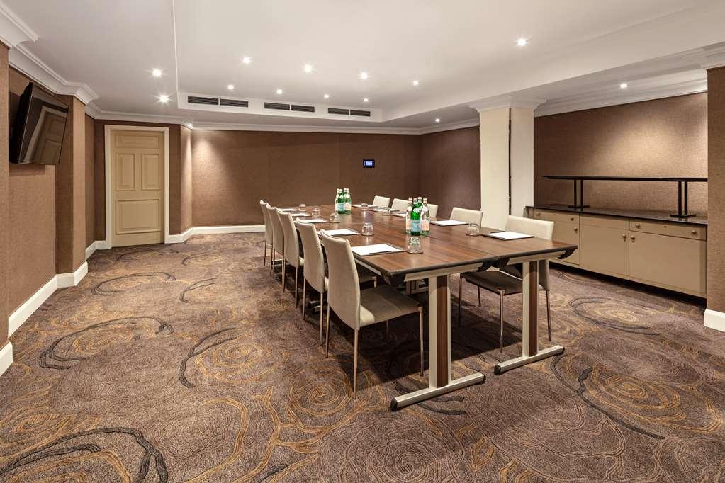 Radisson Blu Hotel, Tottenham Court Road - Formerly Kenilworth 4* London