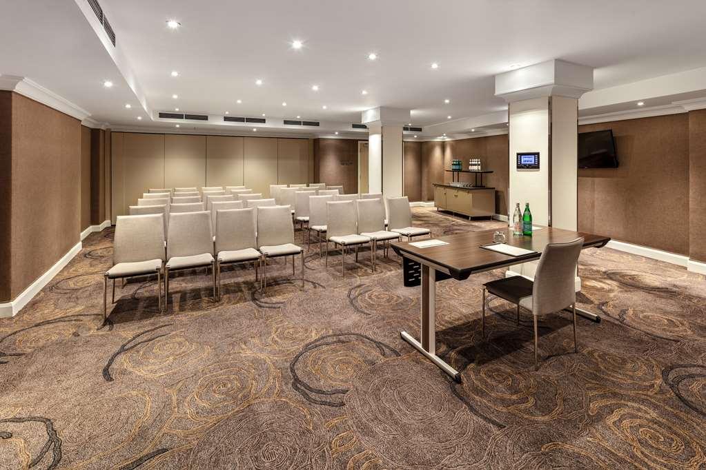 Radisson Blu Hotel, Tottenham Court Road - Formerly Kenilworth Hotel 4*